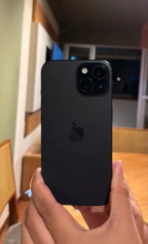 iPhone 15 preto 256GB