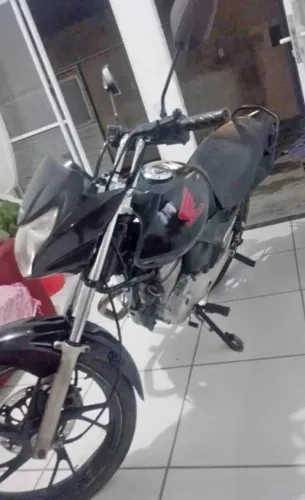 Vendo CG 150 modelo 2012