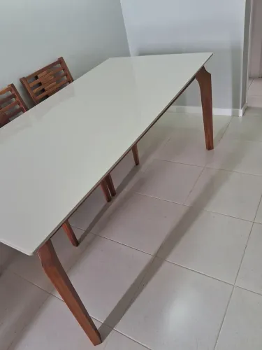 VENDO MESA PARA 6 CADEIRAS