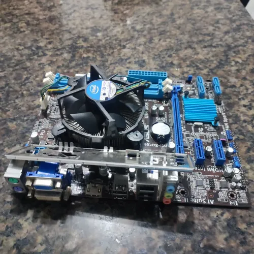 Placa mãe core i3 3? geração Azuis!