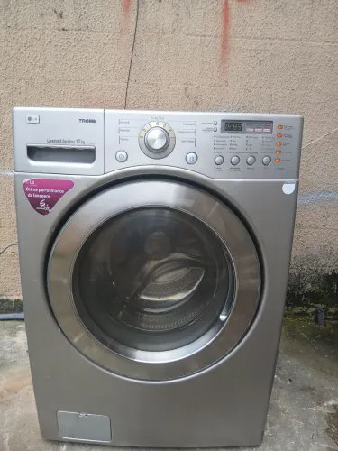 VENDO UMA LAVA E SECAR LG 12KG
