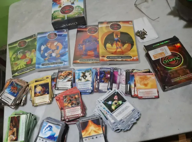 CHAIOTIC LOTE DE 1200 CARTAS TODAS ORIGINAIS, MINHA COLEÇÃO PESSOAL  e Campo