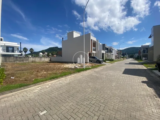 Terreno/ Lote no Condomínio Brisas no Deltaville em Biguaçu