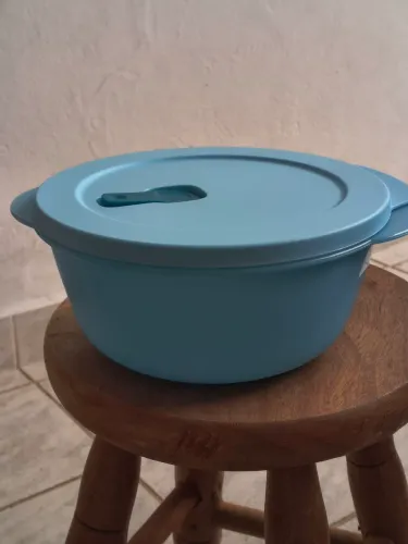 Tupperware azul. Novo