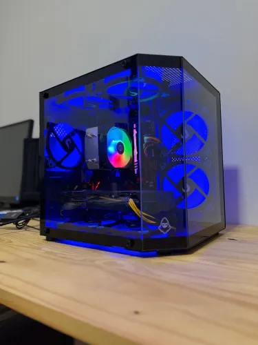 PC Gamer Blue - RTX 2060 12GB / AMD Ryzen 5 5500 / 16GB / SSD 240GB (Aceito Trocas)