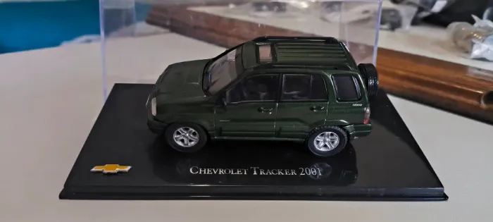 Miniatura Chevrolet Tracker 2001 1-43