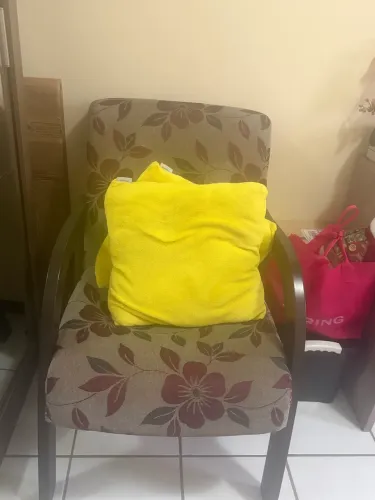 Poltrona em perfeito estado de conservação 
