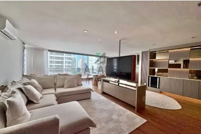 Apartamento à venda no Brooklin , 3 suítes , 3 vagas , varanda com churrasqueira
