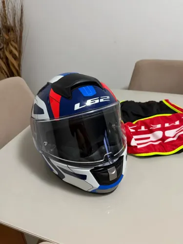 Capacete LS2 - COM ÓCULOS EXCELENTE