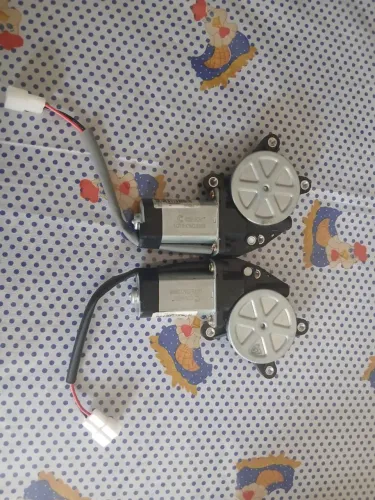 Título: Par de Motores de Vidro Elétrico 12V - Tipo Mabuchi (8 dentes)