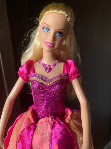 Boneca Barbie Liana Castelo de Diamantes
