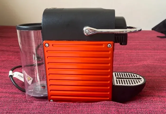 Nespresso Pixie Vermelha - No Estado / Para Manutenção