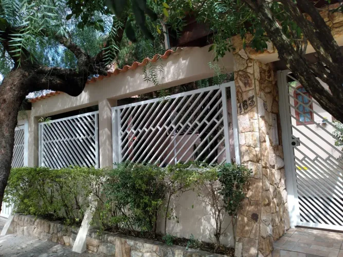 SOBRADO RESIDENCIAL E COMERCIAL