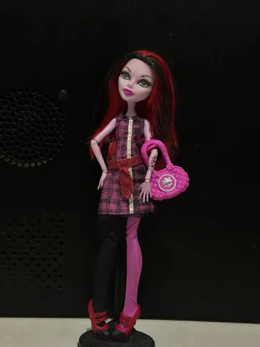 Boneca mh