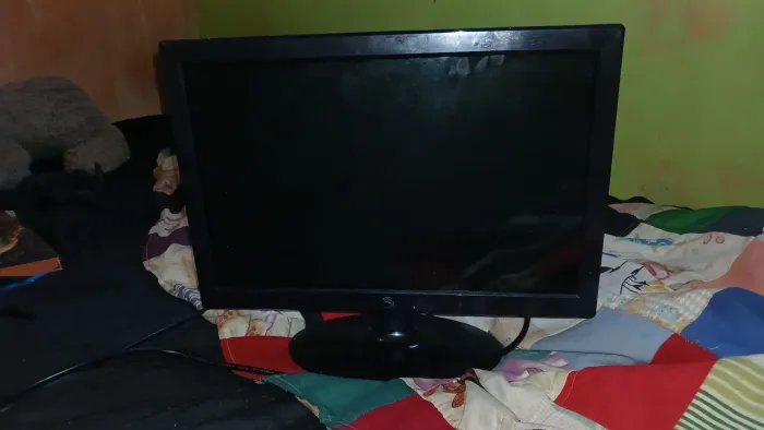 Monitor LCD 19" Preto | Funcionando | Com cabo de energia