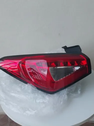 Lanterna fiat 18 a 25 cronos com led lado motorista