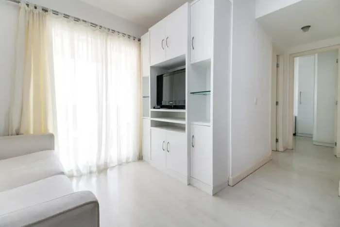 Apartamento para aluguel tem 62 metros quadrados com 2 quartos em Centro - Curitiba - Para