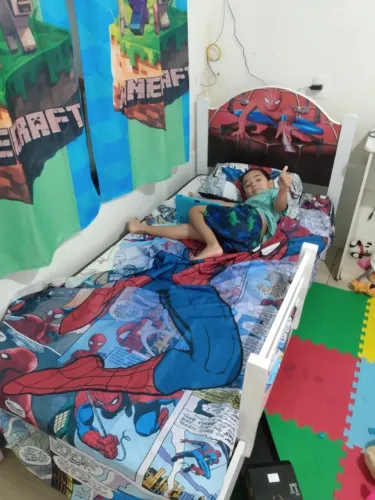 Cama infantil menina e menina