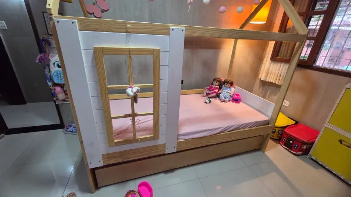 Bicama infantil tipo casinha com colchões tamanho solteiro