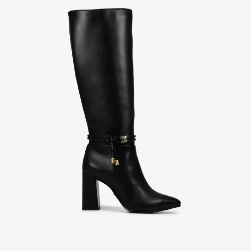 Bota cano alto