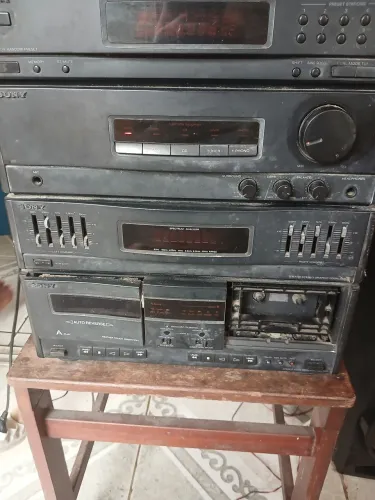 Radiola Sony toda boa so esta faltando a saída