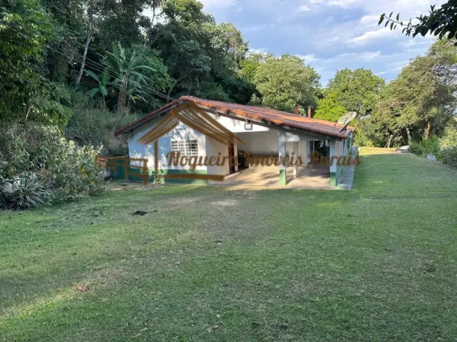 Sitio com 7,5 hectares em Porangaba-SP