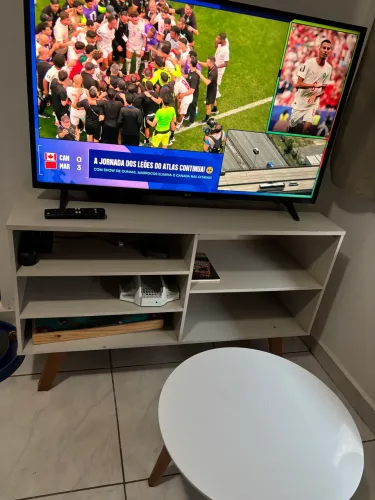 Rack para TV + Mesa de Centro - Branco - Ótimo Estado - R$ 500