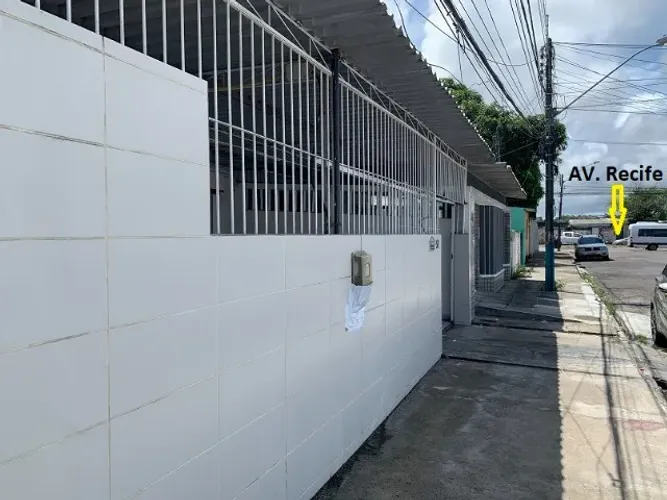 Aluga-se casa no ipsep próximo ao Posto Federal da Av. Recife.