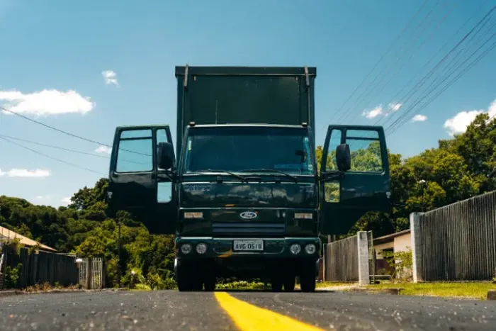 cargo 712 super novo com apenas 39 mil km originais