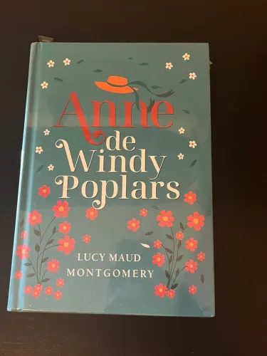 Vendo livros de Anne with an E ( TODOS POR 80,00 )