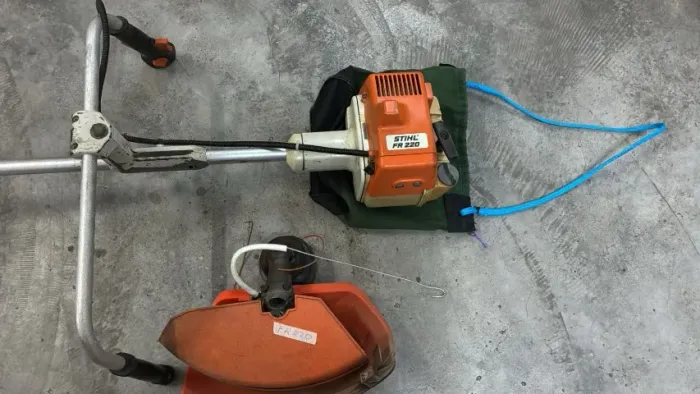 Roçadeira FR 220 - STIHL