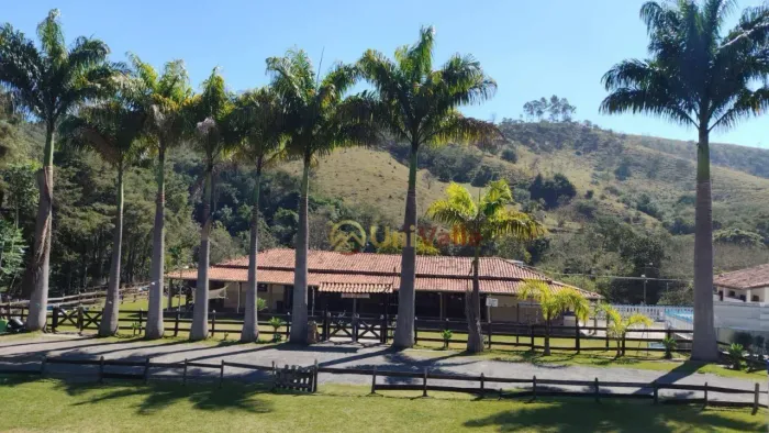 Chácara com 2 dormitórios à venda, 36000 m² por R$ 1.100.000,00 - Registro - Taubaté/SP