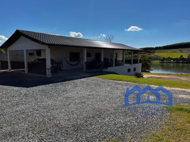 Chácara com 3 Quartos e 2 banheiros à Venda, 1.800 m² por R$ 800.000 Cód. ch1710