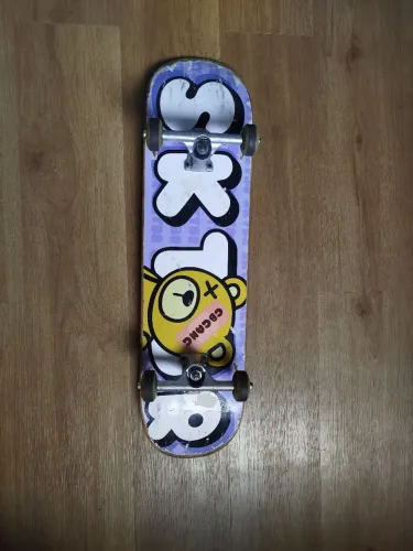 Skate montado com rolamento black sheep