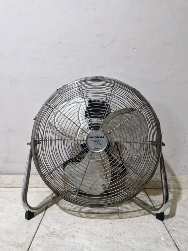 Ventilador retro de chão 