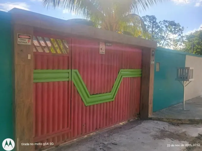 Vendo casa com piscina em ótima localização, rua asfaltada e titulada