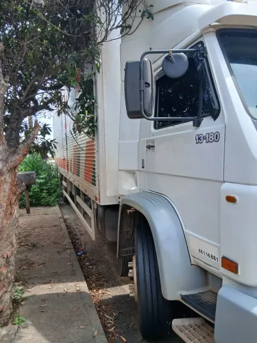 Vende-se caminhão vw 13.180 