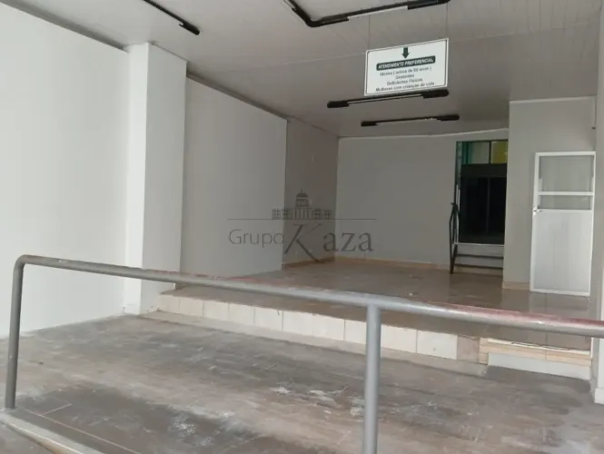 Loja Comercial - Edifício Market Center - Jardim São Dimas - 52,78m².