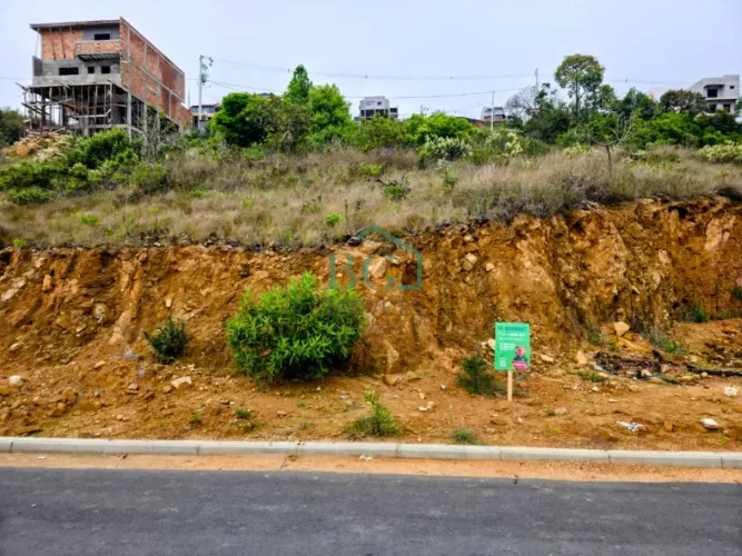 39893 - Jardim Bandeirantes - Terreno de 250m² á venda em bairro residencial em Poços de C