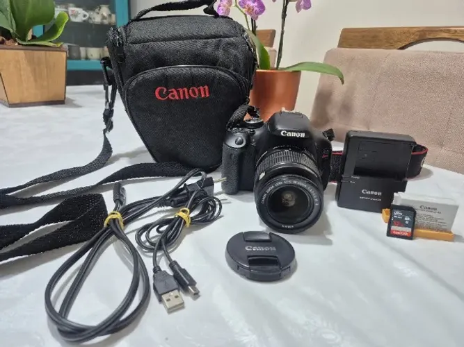 Canon T3i + lente 18-55 IS II + kit completo | Pouco uso