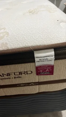 Cama Casal bem nova
