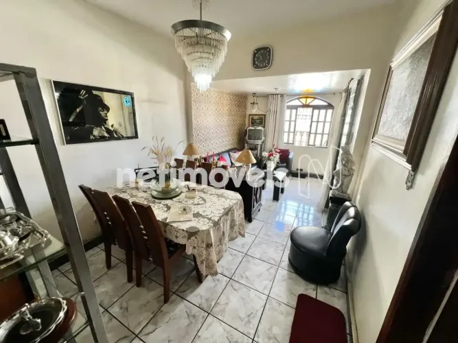 Casa com excelente localização no Bairro Bonfim + 8 kitnets para geração de renda!