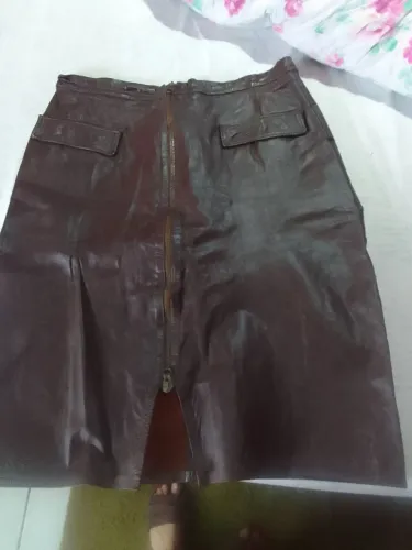 Saia couro legítimo 