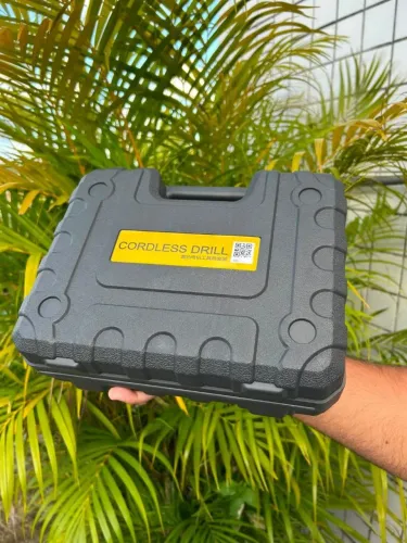 PARAFUSADEIRA E FURADEIRA 48V 2 BATERIAS RECARREGÁVEL