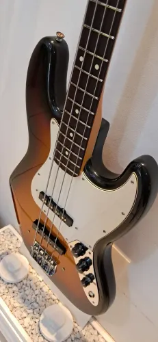 FENDER JAZZ BASS - ESTUDO TROCAS POR BAIXOS