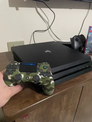Vendo PS4 Pro 1TB