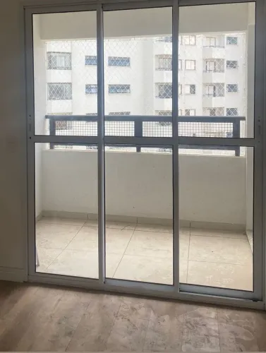 Porta balcão de vidro ,ideal para quarto,sala ,acesso à varanda ou sacada  2.07x1.77
