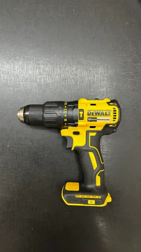 Vendo parafusadeira Dewalt DCD7781B