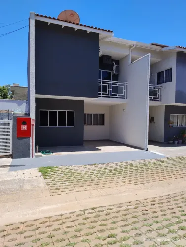 Alugo sobrado, no Coxipó, condomínio fechado