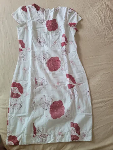 Vestido algodão bordado de máquina com renda